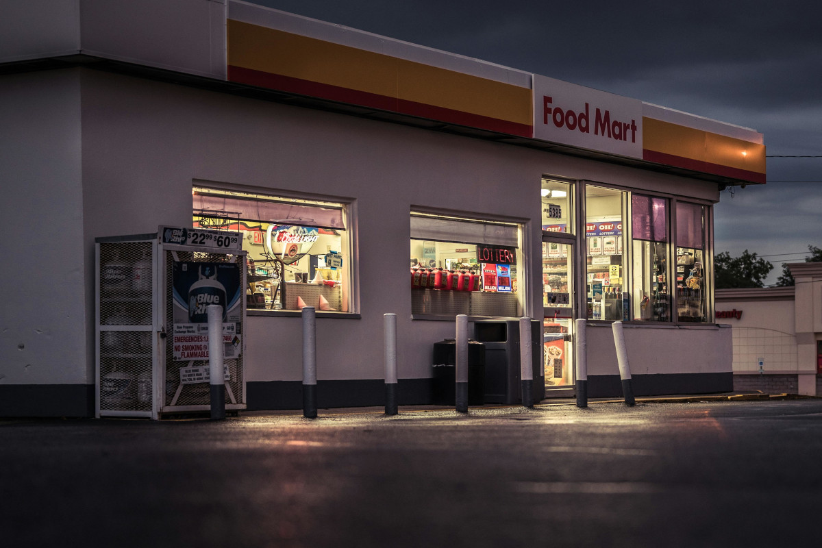 Metrici people counting in convenience store